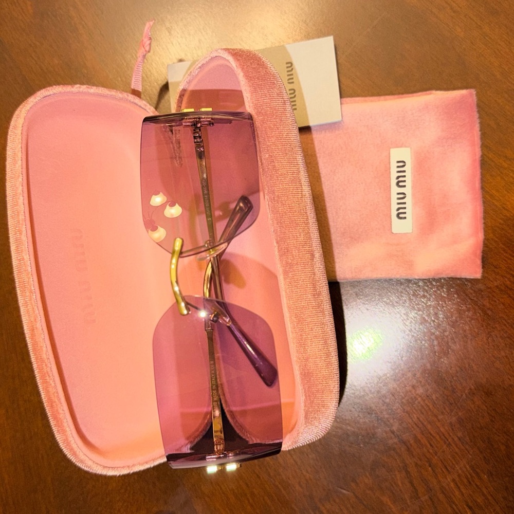 Miu Miu Aubrey Sunglasses